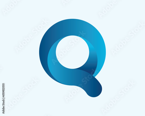 Q Letter 3d blue gradiend logo design minimalist and elegant