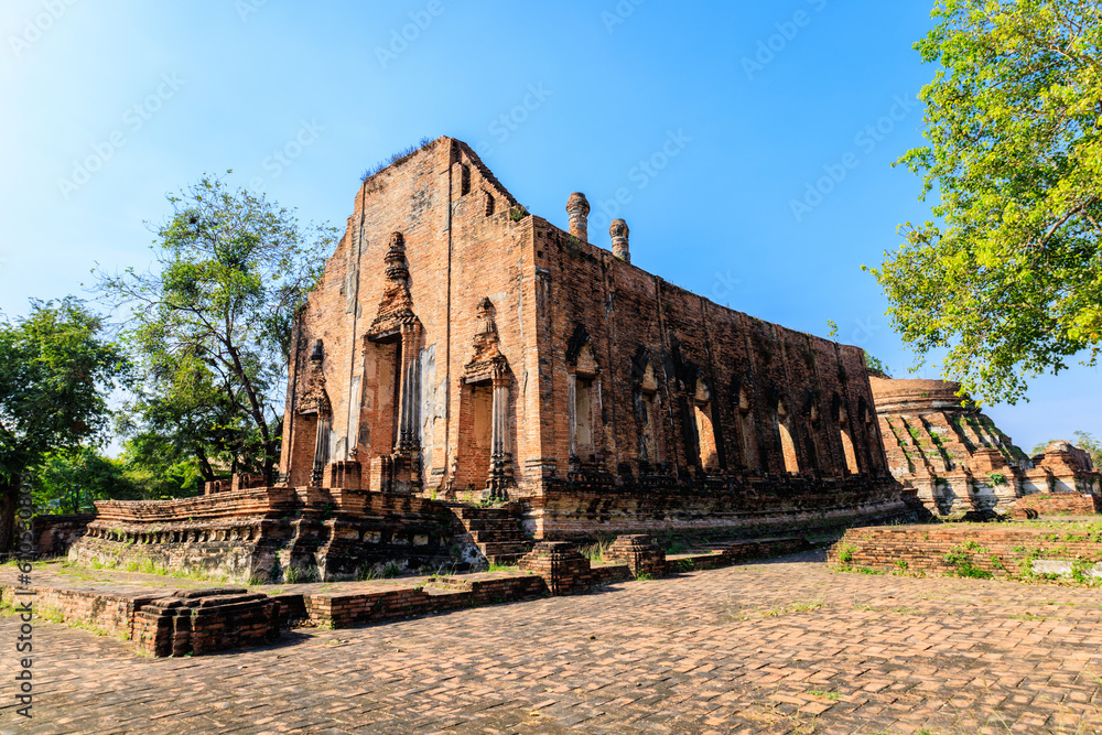 Wat Kudi Dao at Historical city Ayutthaya, Thailand