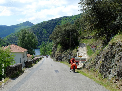 Obraz na płótnie clermont-Ferrand - Forcalquier à vélo