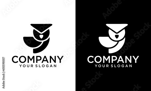 Owl education logo. Graduation, teacher, student, studying illustration. Educational center logo. Owl - the symbol of wisdom and knowledge. Graduation symbol.