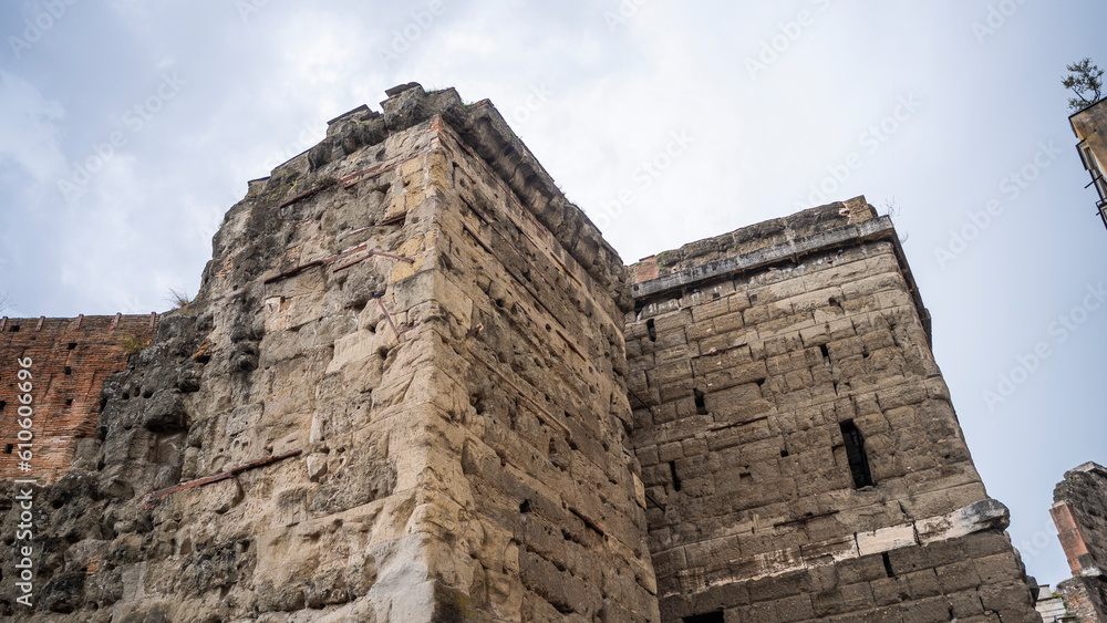 forum romanum rzym budowle włochy bolonia  morze