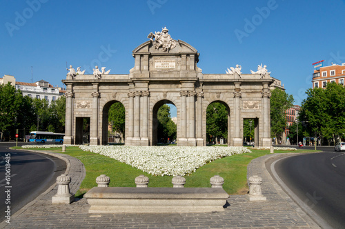 Obraz na płótnie Europe, Spain, Madrid, Puerto de Alcala w salonie