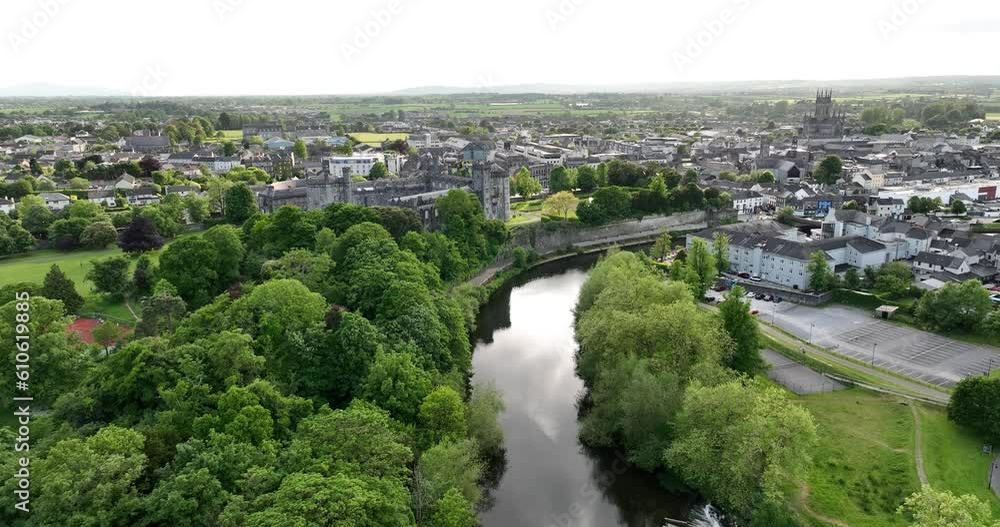 A flight towards Kilkenny Castle, through the green parkland of Ireland A flight towards Kilkenny Castle, through the green parkland of Ireland