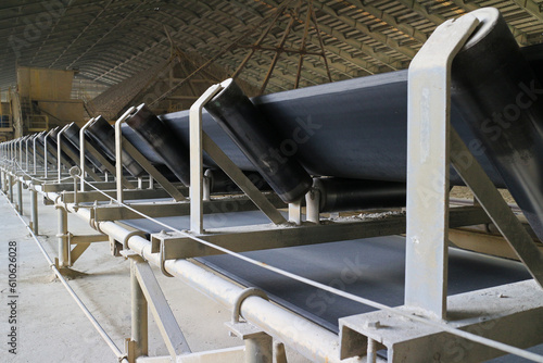 Conveyor Roller of Rubber Belt for Crushing Rock