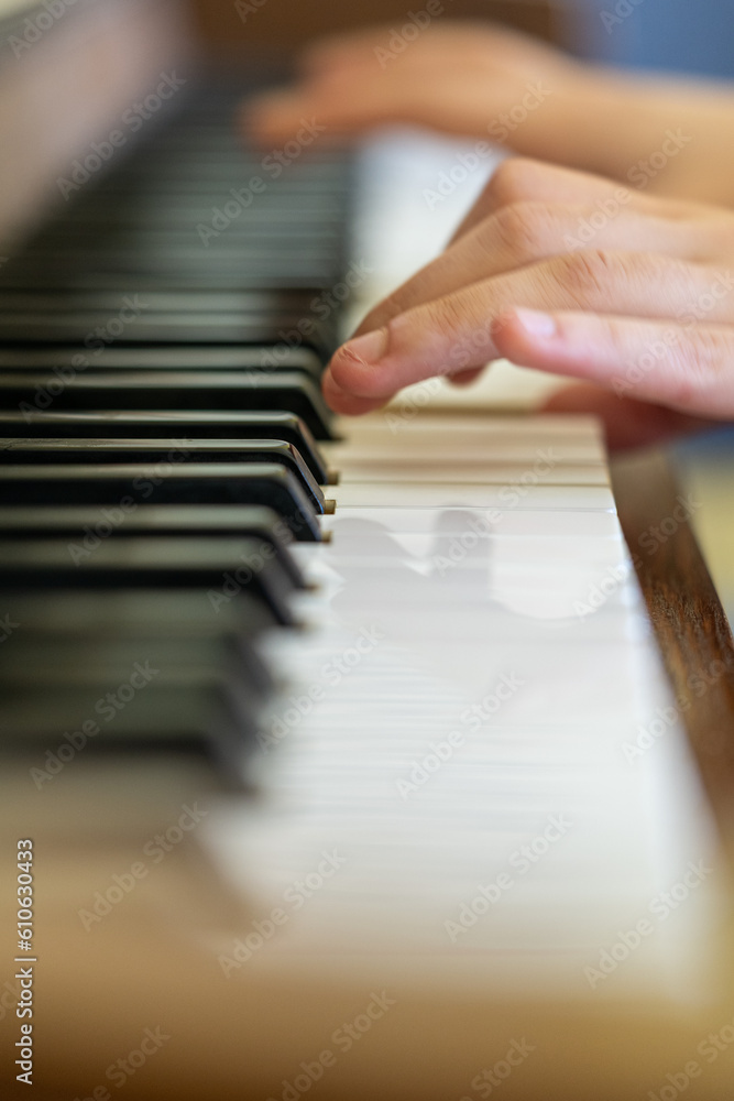 Fototapeta premium OLD vintage piano keys