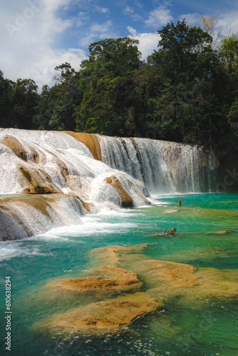 Fototapeta Naklejka Na Ścianę i Meble -  Pretty waterfalls called Agua Azul