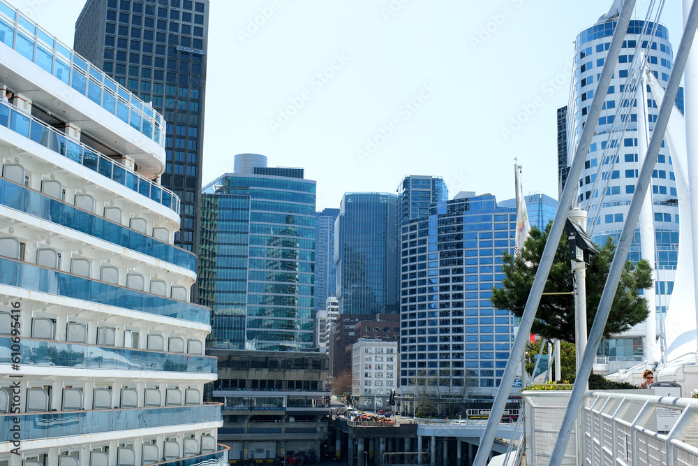 Fototapeta premium VANCOUVER BC CANADA 2023 Canada Place is home of the Convention Centre, Pan Pacific Hotel, Vancouver World Trade Centre, and FlyOver Canada main cruise ship terminal for cruises to Alaska.