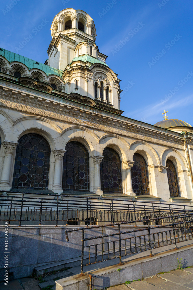 Fototapeta premium Alexander Nevski Cathedral in the city of Sofia in Bulgaria, with the light of dawn on a day with clear skies.