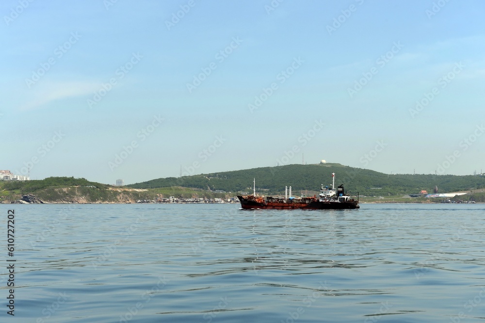 Φωτογραφία Tanker Nika in the East Bosphorus Strait of the Sea of Japan