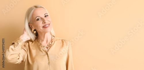 Fashionable mature blonde w...