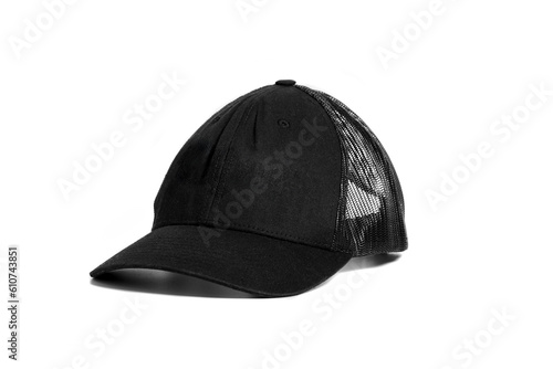 Mockup gorra negra básica, fondo blanco. © Fran