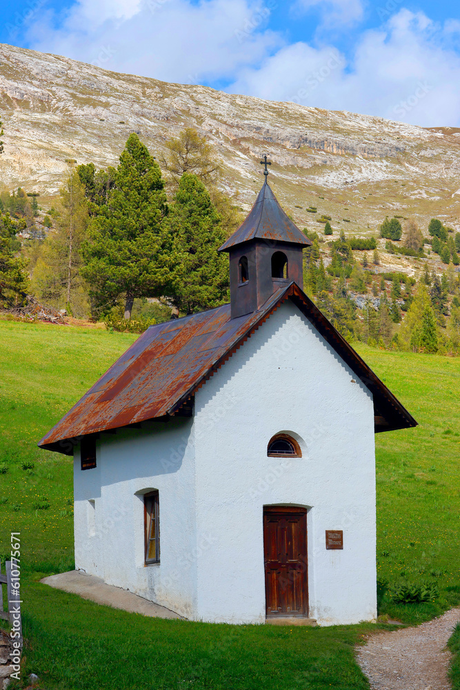 Church of the Rifugio Prato Piazza in the Dolomites, Italy, Europe