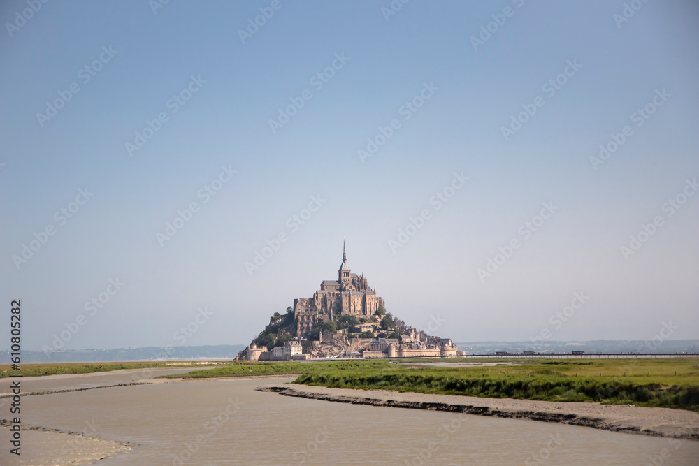 L' îlot du Mont Saint-Michel en Normandie, patrimoine mondial de l' UNESCO et patrimoine historique Français