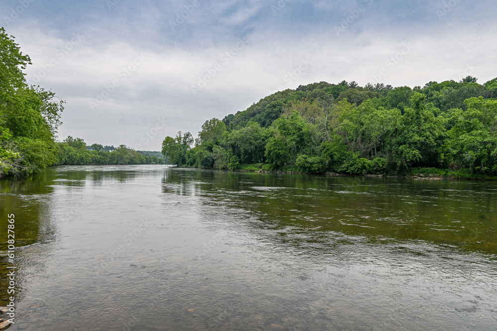 Fototapeta premium asheville french broad river 