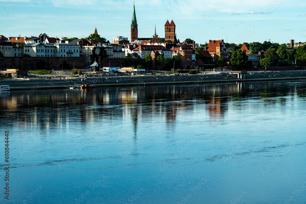 Obraz premium woda, rzeka, jezior, krajobraz, niebo, charakter, dom, gród, brydż, architektura, wieś, budowa, podróż, park, drzew, drzew, europa, odsłon, chmura, sadzawka, czółno, lato, miasteczko, 