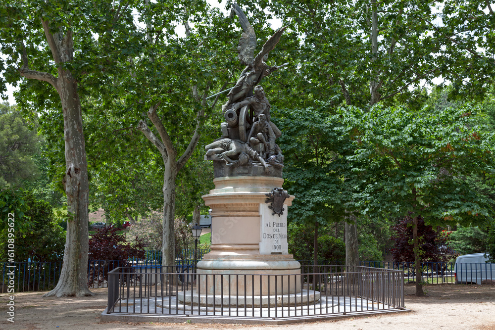 Fototapeta premium Monument to the People of Dos de Mayo of 1808 in Madrid
