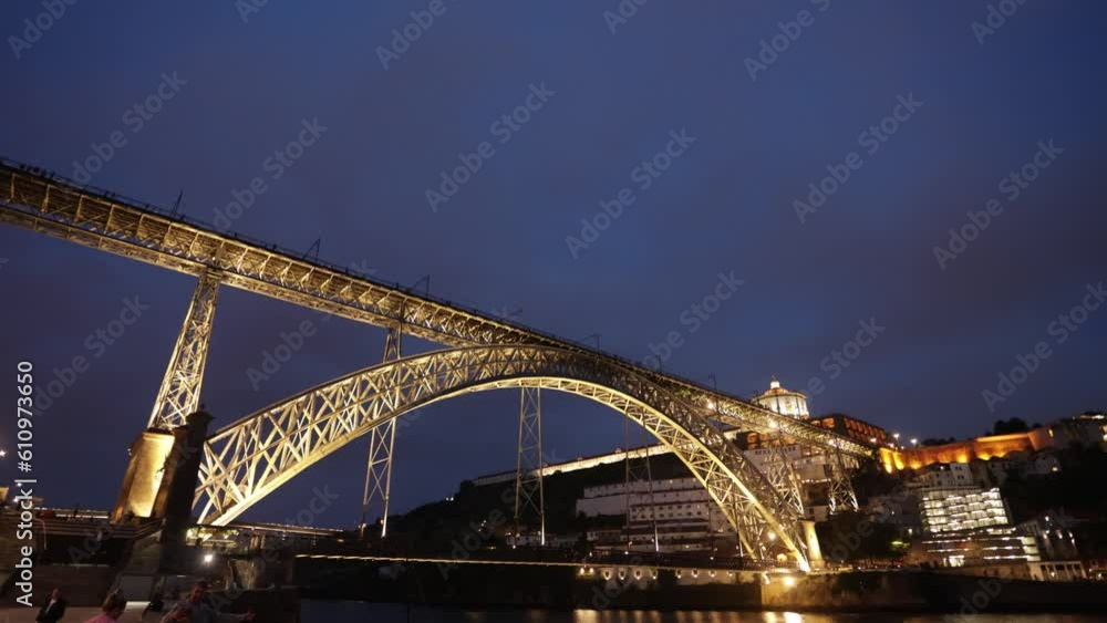 Pont Dom-Luís de nuit (Porto, Portugal) Pont Dom-Luís de nuit (Porto, Portugal)