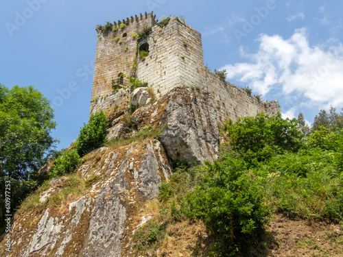 castillo de los Andrade (siglo XIV). Pontedeume, A Coruña, España. 