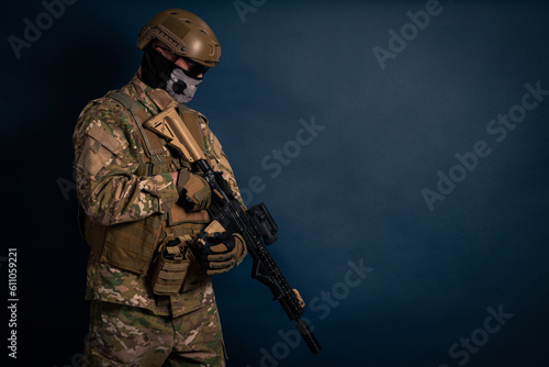 soldado entrenando photo