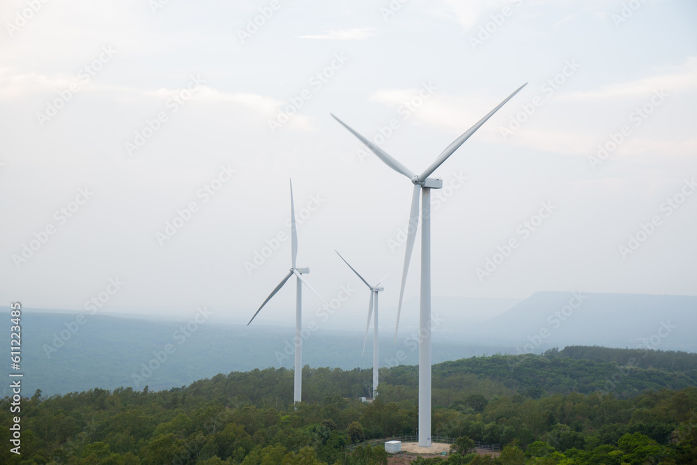 Poles and propellers are used as wind power plants. Poles and propellers are used as wind power plants.