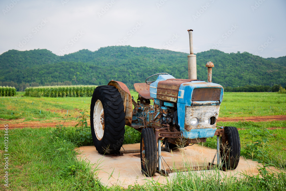 Obraz premium Vintage cars that used to be used in corn fields, sugar cane fields