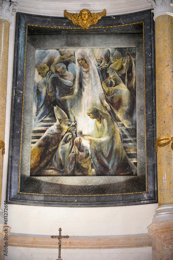 Altarbild, Innenansicht der Basilika Unserer Lieben Frau vom Rosenkranz in Fatima in Zentralportugal, Fatima, Portuga