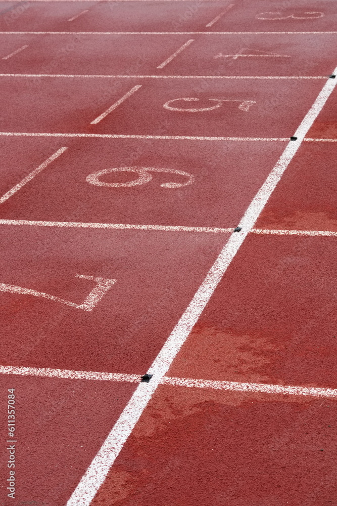 Synthetic running track for sporting events