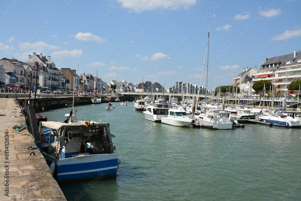 Le Pouliguen, commune de l'Ouest de la France, port de pêche et de plaisance, grands clubs de voile français