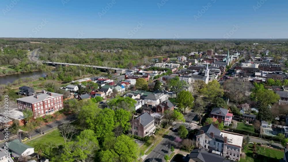 Aerial Fredericksburg Virginia historic town center fast. Deadly battle with devastating death. Union and Confederate armies. History and education. Business and buildings. Aerial Fredericksburg Virginia historic town center fast. Deadly battle with devastating death. Union and Confederate armies. History and education. Business and buildings.