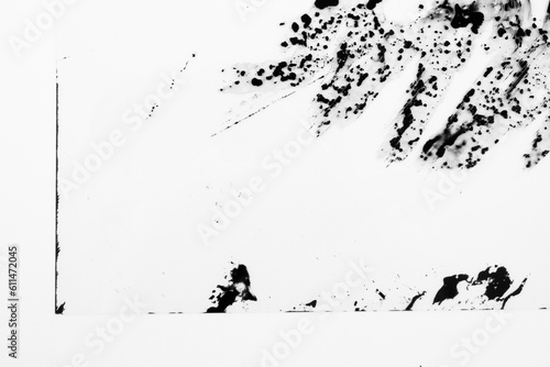 Grunge Hintergrundmuster aus verlaufener Farbe, schwarz-weiß Maske aus verschütteter, verschmierter Tinte photo