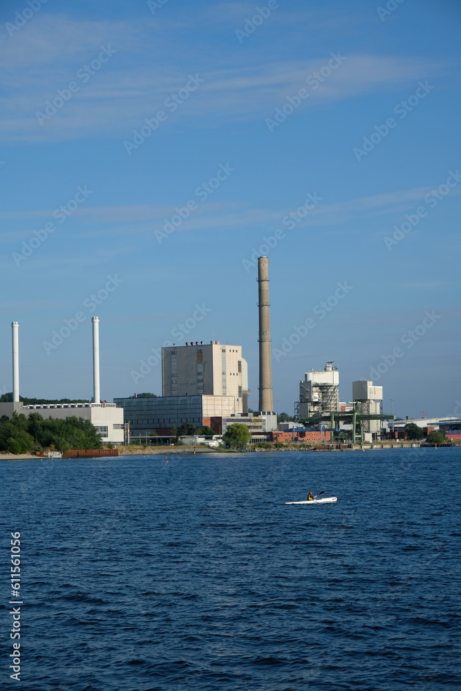 FU 2022-07-29 EckKiel 1374 Am Wasser ist ein Industriehafen