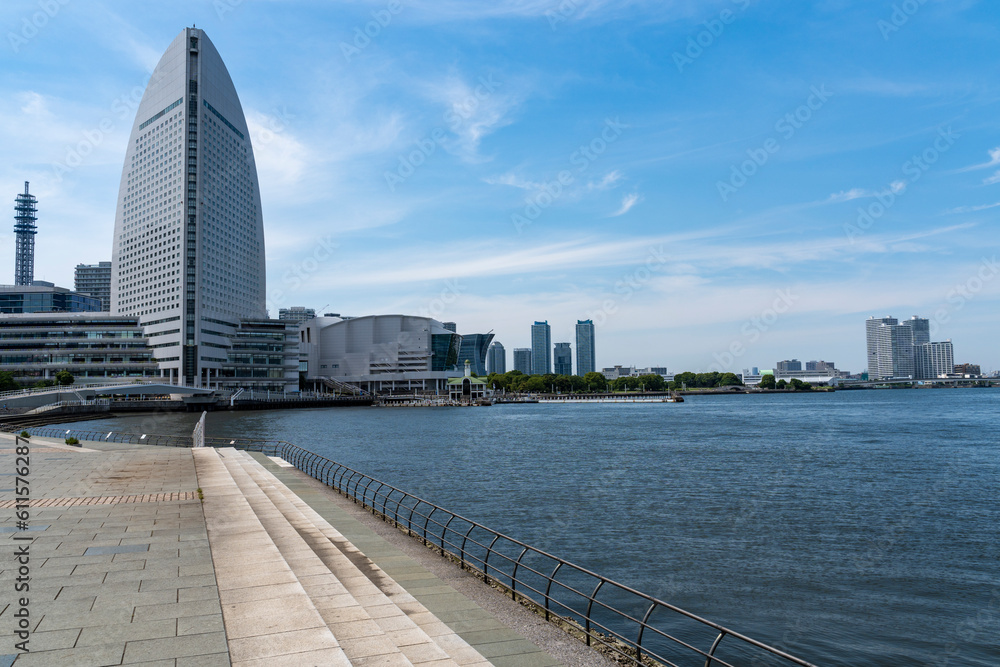 Naklejka premium 横浜みなとみらいの海岸風景