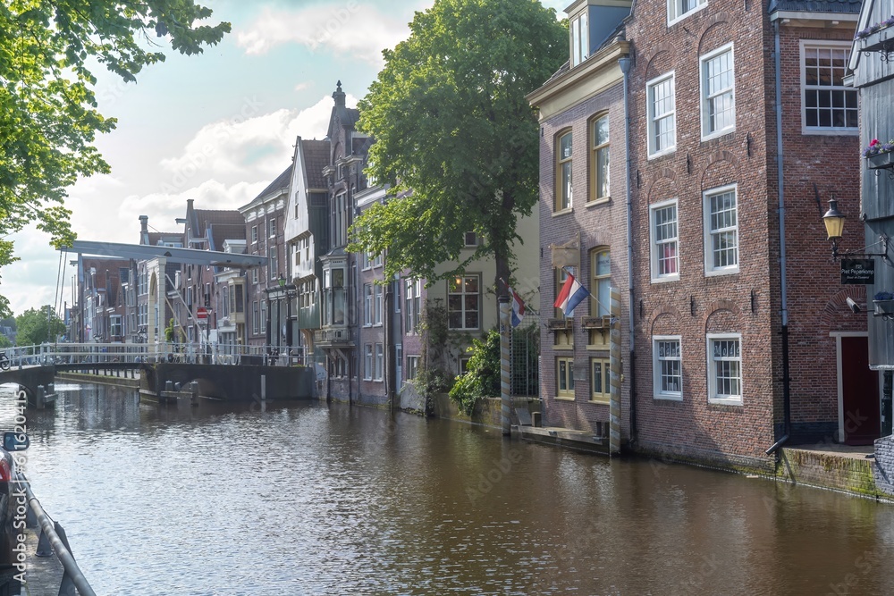 canal houses in the netherlands