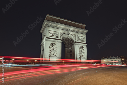 Arc de Triomphe at night © Sam