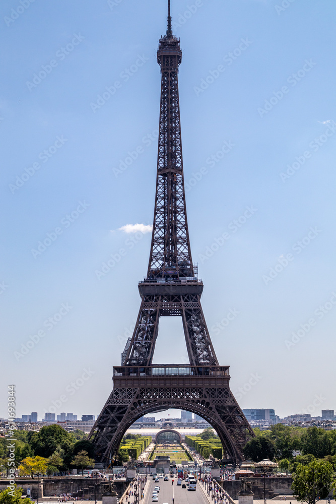 Stunning photo of Eiffel Tower in Paris