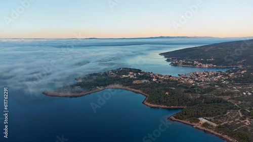 Mgła na morzu, port, poranek, Góry, Chorwacja, Wyspa Brac