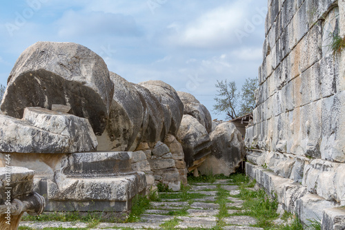 Ausgrabungsstätte, Ruinenfeld, Didyma, Türkei photo