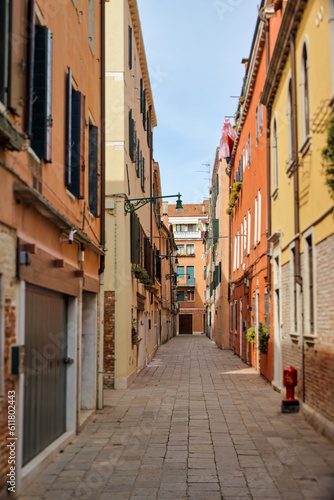 Fototapeta Naklejka Na Ścianę i Meble -  Timeless Beauty: The Picturesque Alleys of Venice