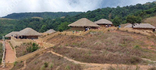 Tableau sur toile Huts & Village in Mountain