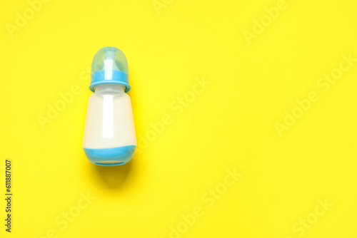 Baby feeding bottle with bl...