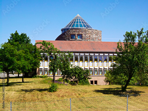 Die Glaskuppel vom Gymnasium photo