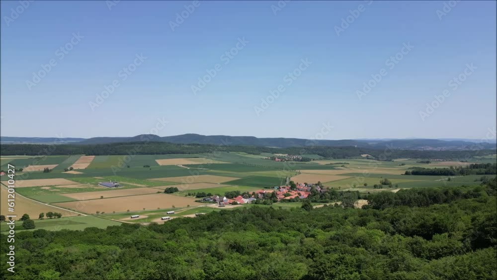 Flug mit der Drone mit Blick ins Külftal in Niedersachsen