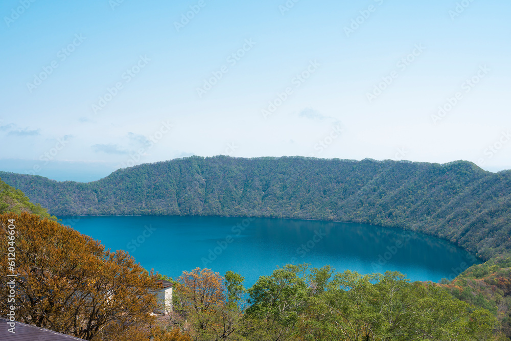 Naklejka premium 北海道白老郡の倶多楽(クッタラ)湖