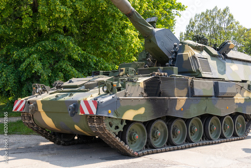 Fotografie Panzerhaubitze 2000 (PzH 2000) armored howitzer, german 155 mm self-propelled ho
