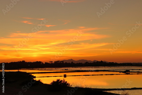 Fotografie Tramonto alle saline di Marsala Sicilia Italia