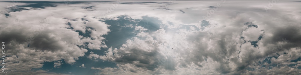Obraz premium Blue summer sky panorama with puffy Cumulus clouds. HDR 360 seamless spherical panorama. Full zenith or sky dome for 3D visualization, sky replacement for aerial drone panoramas. Weather change.