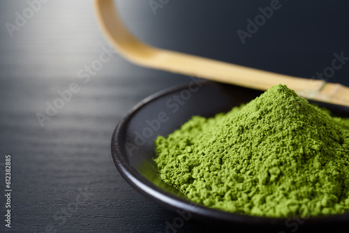 抹茶　木目背景イメージ