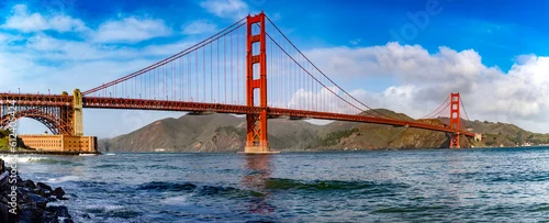 Panel kuchenny z motywem Panoramic view of the Golden Gate Bridge in San Francisco, California, USA. View of the ocean from the viewpoint of the Californian city's waterfront. Famous American bridge concept.