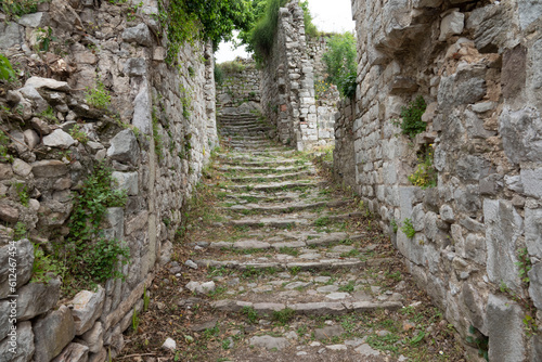 Ruiny,Stary Bar,Czarnogóra,schody © Krzysztof