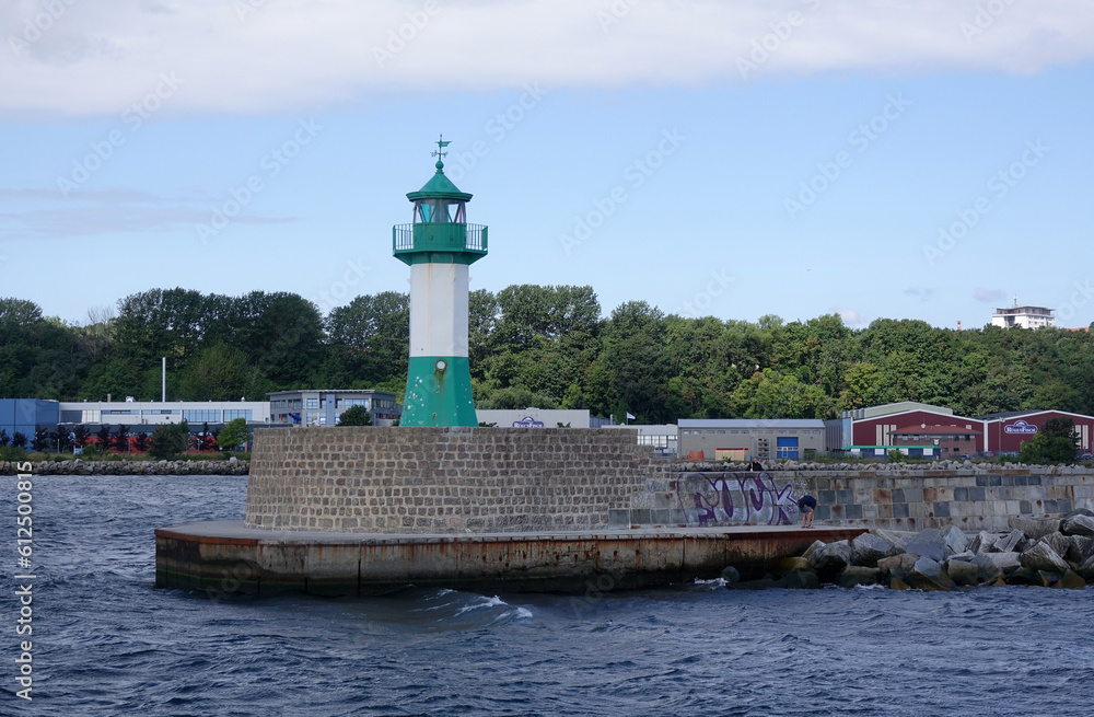 Fototapeta premium Leuchtturm bei Sassnitz auf Ruegen